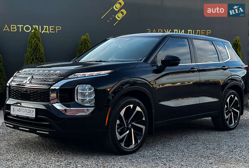 Mitsubishi Outlander (2022)