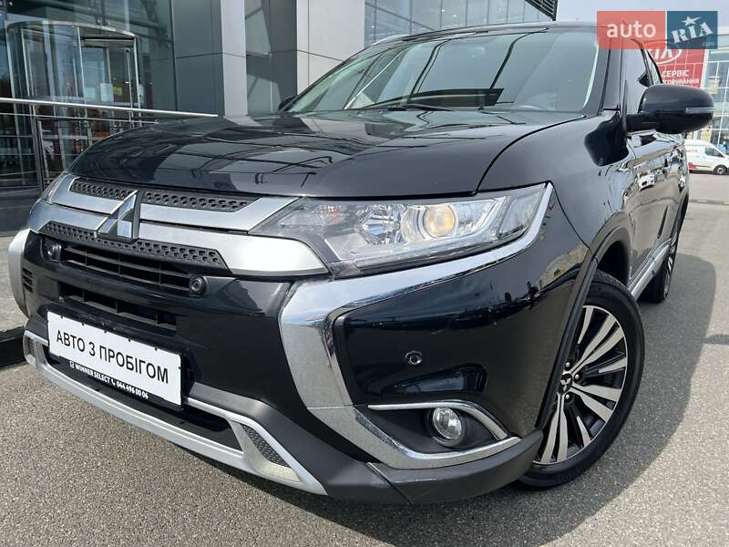 Mitsubishi Outlander (2020)
