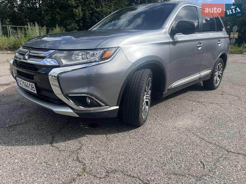 Mitsubishi Outlander (2017)