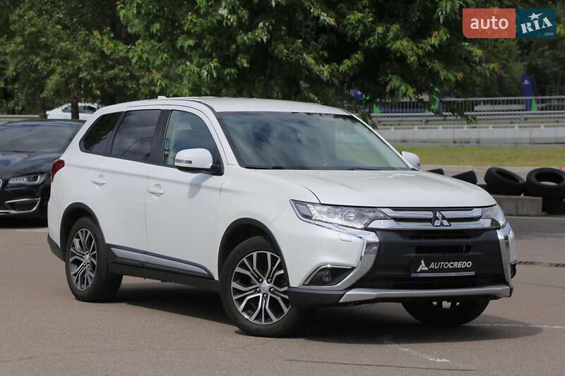 Mitsubishi Outlander (2017)