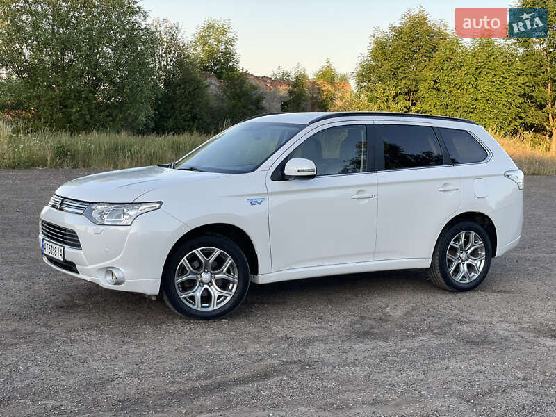 Mitsubishi Outlander (2013)