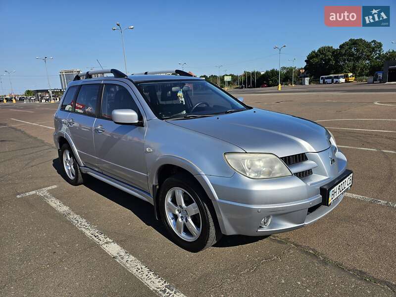 Mitsubishi Outlander (2007)