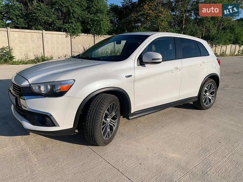 Mitsubishi Outlander (2016)