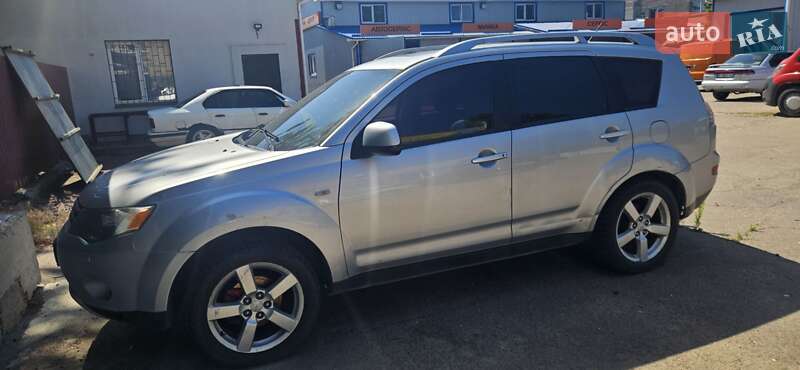 Mitsubishi Outlander (2008)