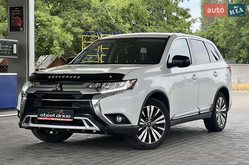 Mitsubishi Outlander (2018)