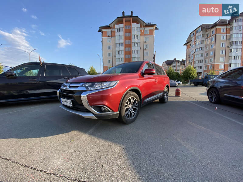 Mitsubishi Outlander (2016)