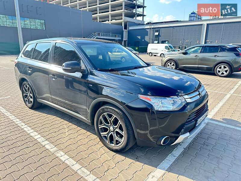 Mitsubishi Outlander (2014)