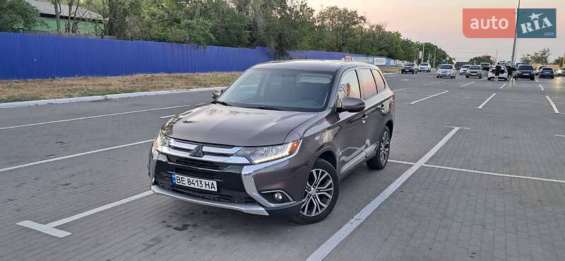 Mitsubishi Outlander (2017)