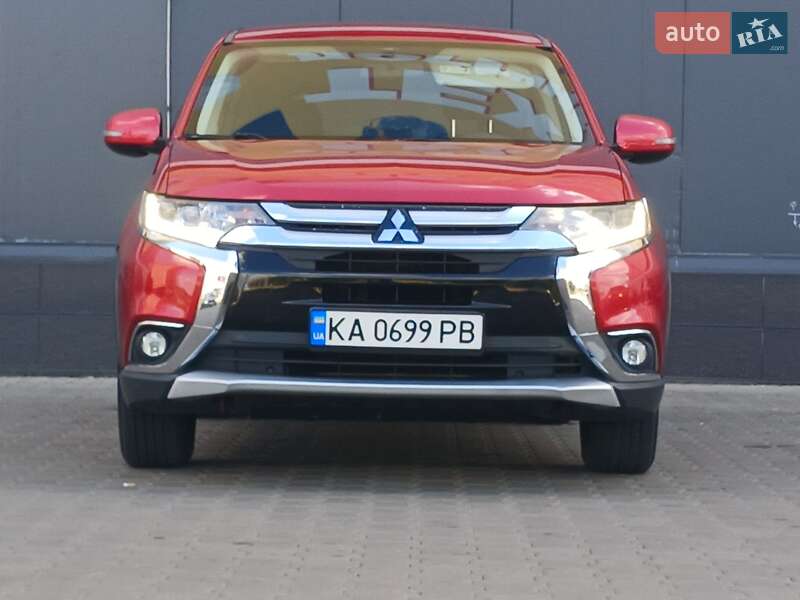 Mitsubishi Outlander (2015)