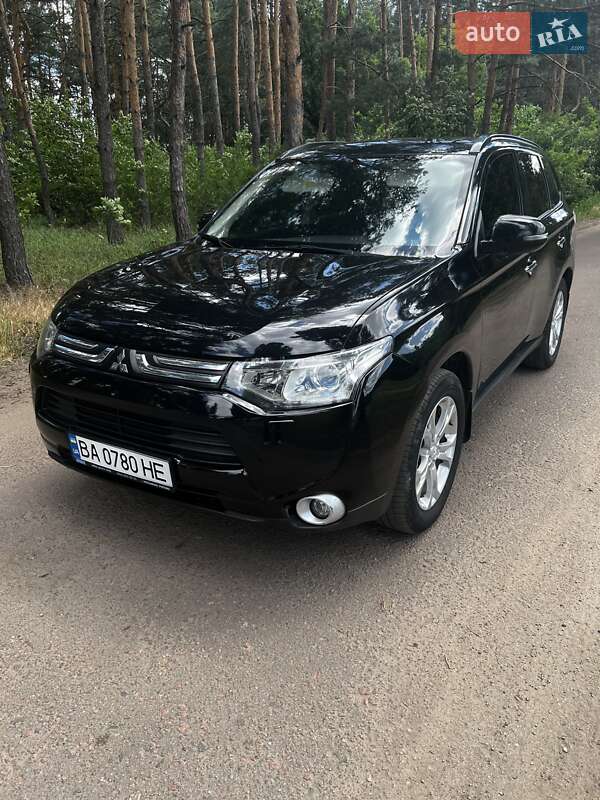 Mitsubishi Outlander (2013)