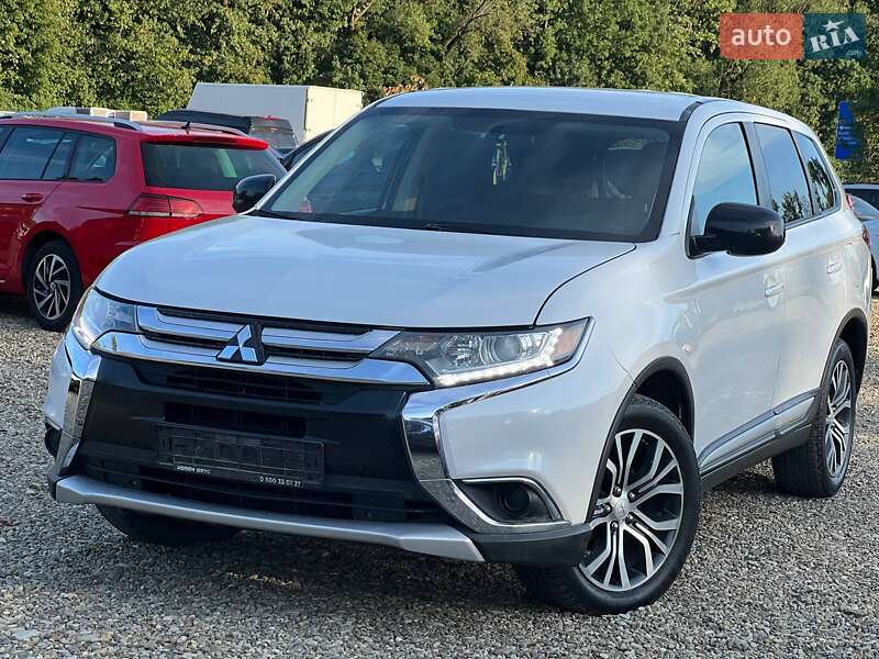 Mitsubishi Outlander (2016)