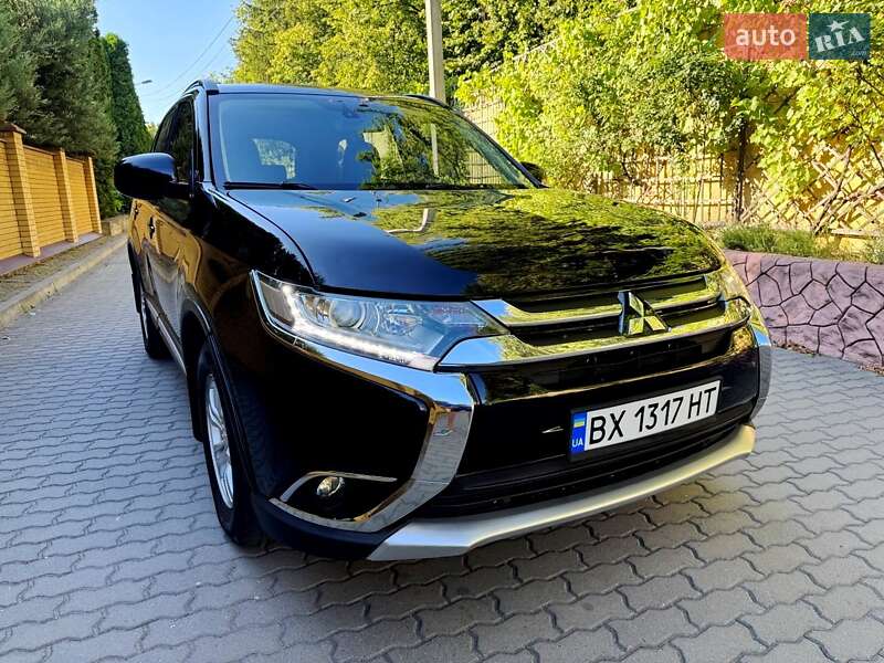 Mitsubishi Outlander (2016)