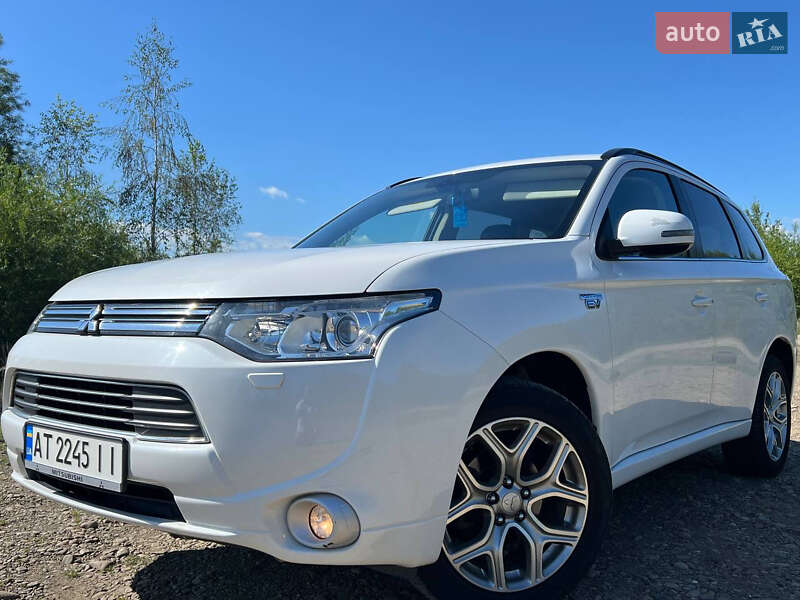 Mitsubishi Outlander (2014)