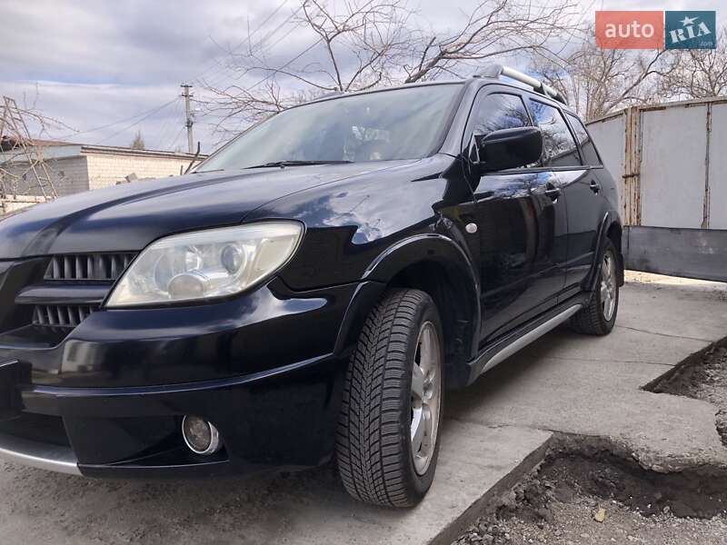 Mitsubishi Outlander (2005)