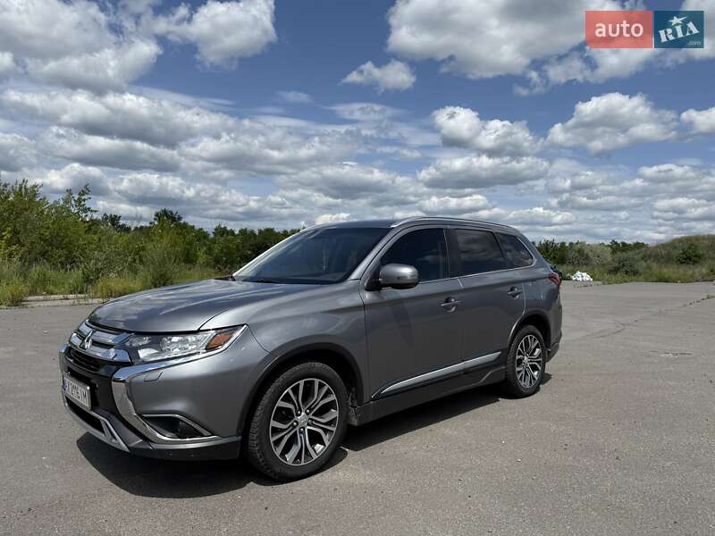 Mitsubishi Outlander (2017)