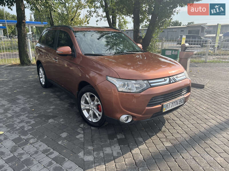Mitsubishi Outlander (2012)