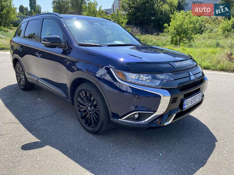 Mitsubishi Outlander (2020)