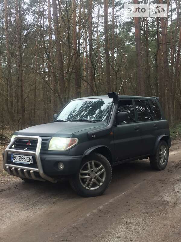 Mitsubishi Pajero pinin (2002)