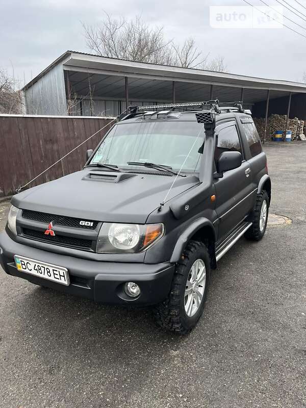 Mitsubishi Pajero pinin (2001)