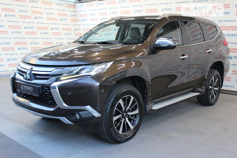 Mitsubishi Pajero sport (2016)
