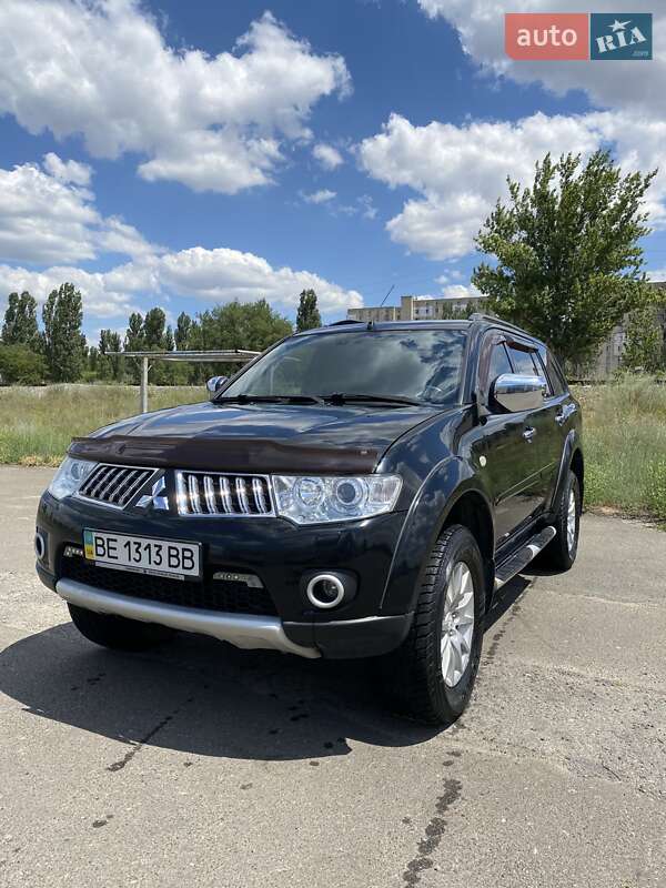 Mitsubishi Pajero sport (2013)