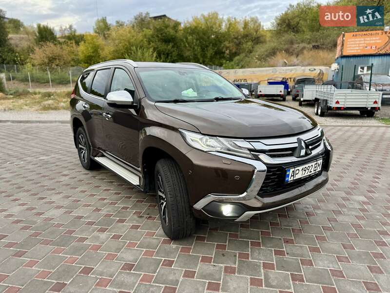 Mitsubishi Pajero sport (2017)