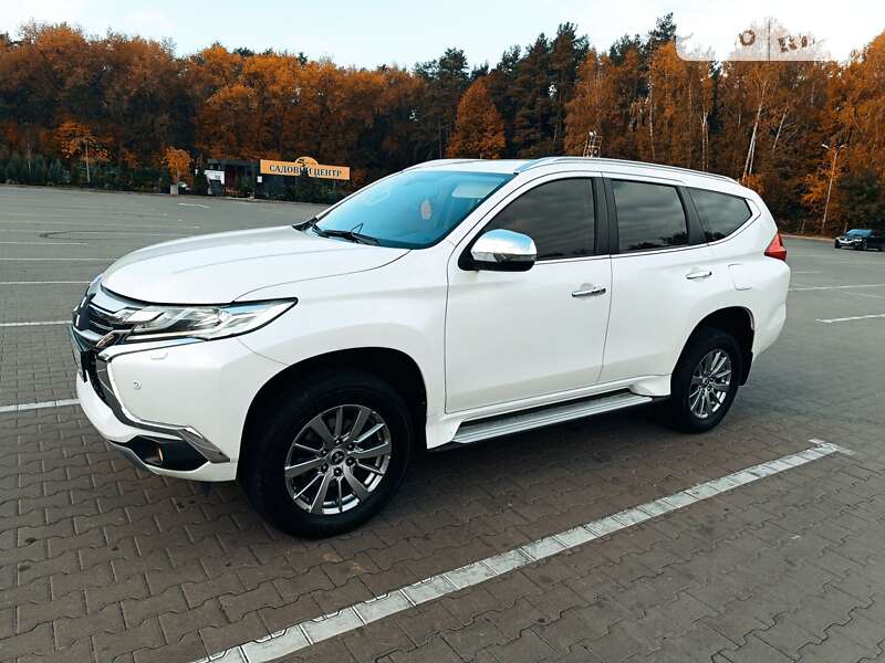 Mitsubishi Pajero sport (2016)