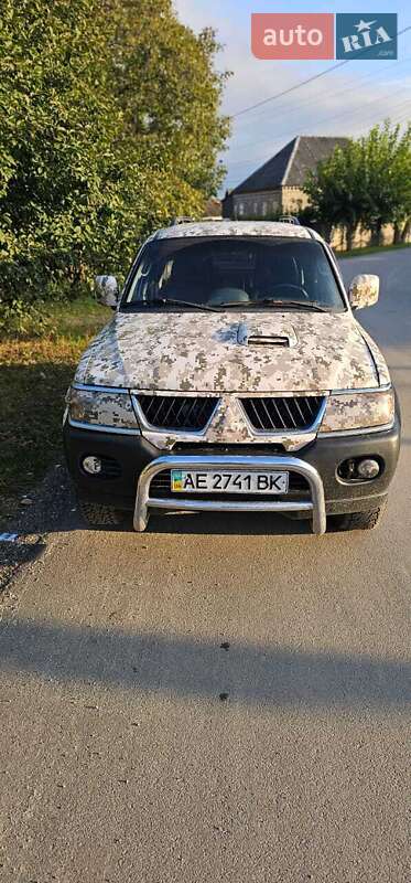 Mitsubishi Pajero sport (2005)