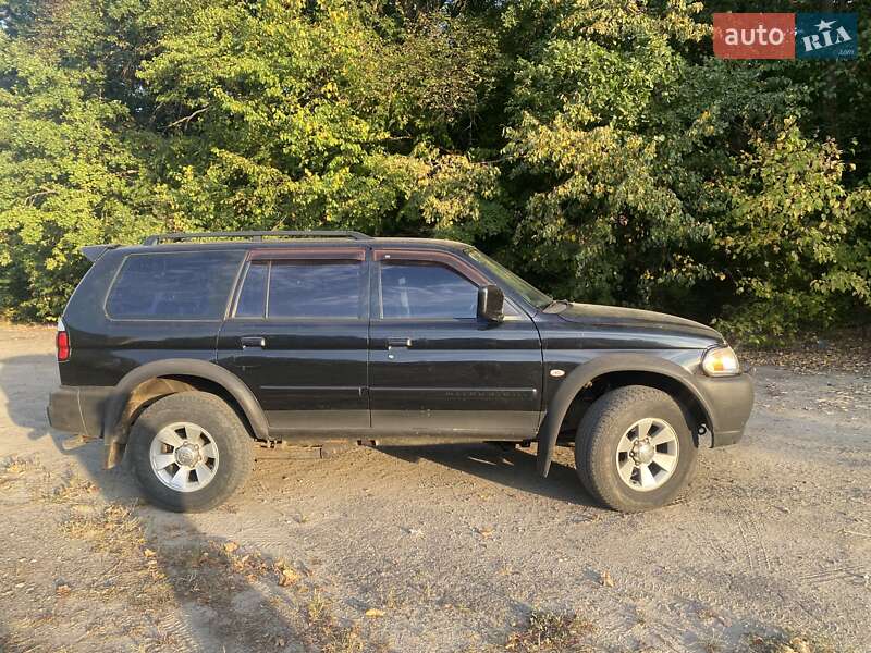Mitsubishi Pajero sport (2006)