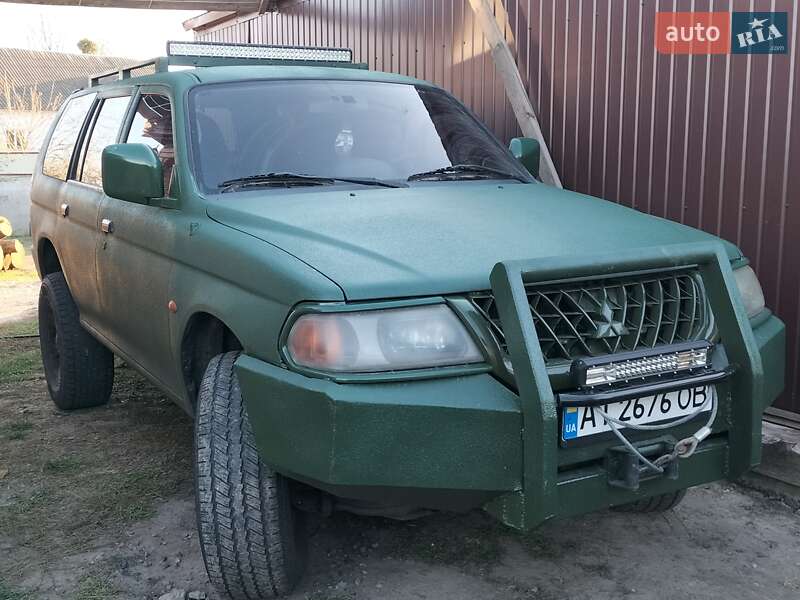 Mitsubishi Pajero sport (2002)