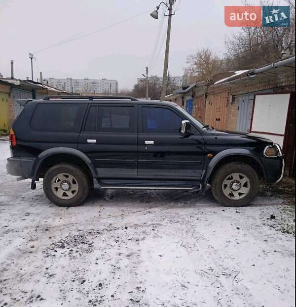 Mitsubishi Pajero sport (2001)
