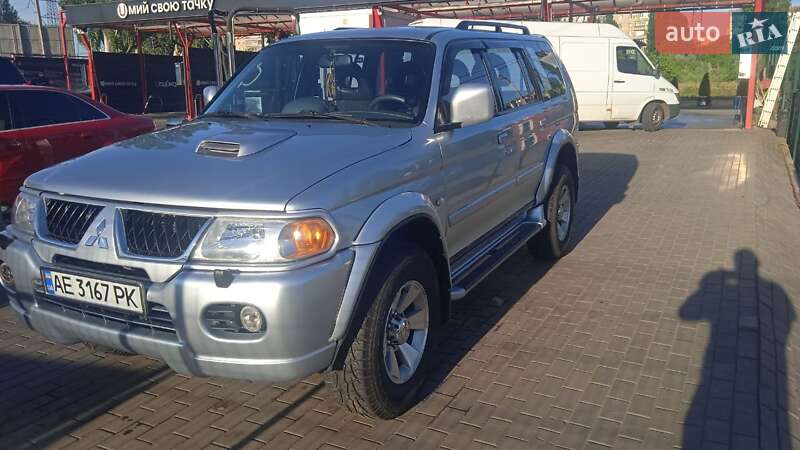 Mitsubishi Pajero sport (2006)