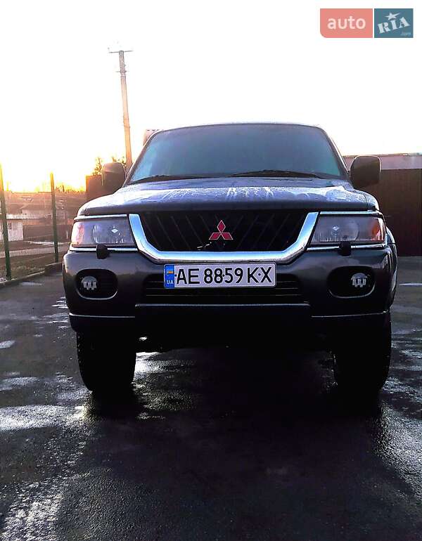 Mitsubishi Pajero sport (2002)