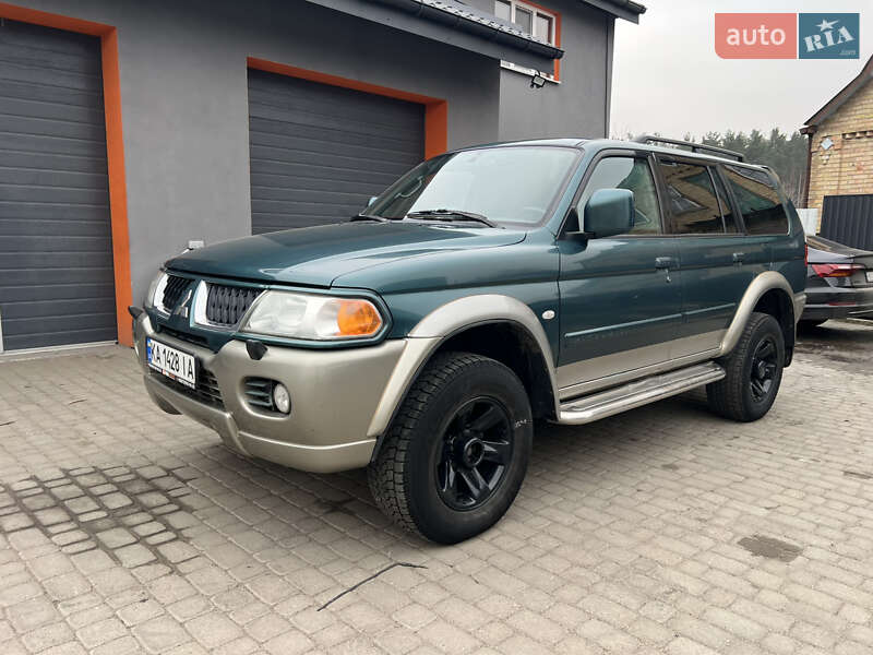 Mitsubishi Pajero sport (2005)