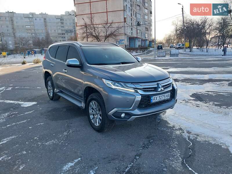 Mitsubishi Pajero sport (2017)