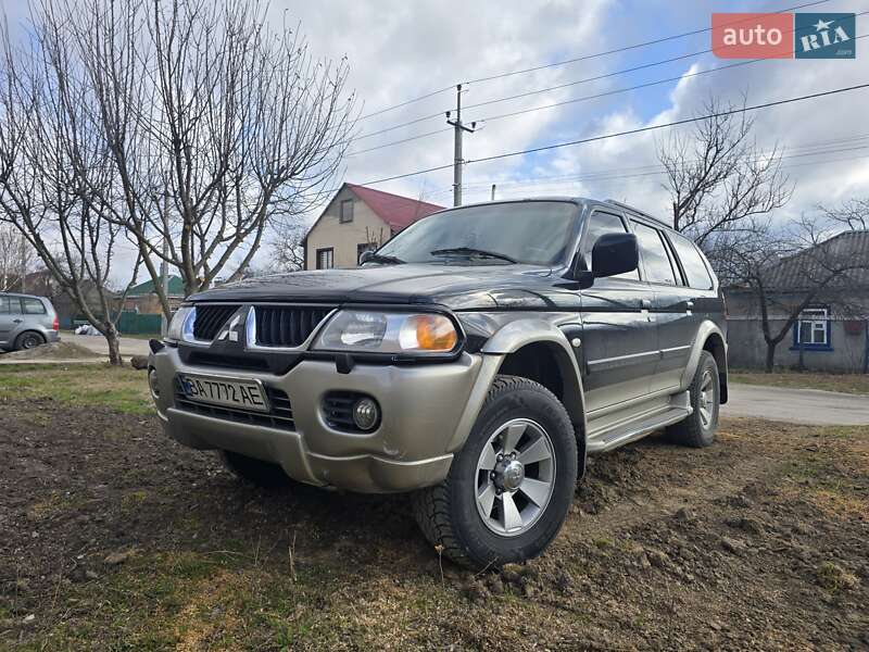 Mitsubishi Pajero sport (2004)