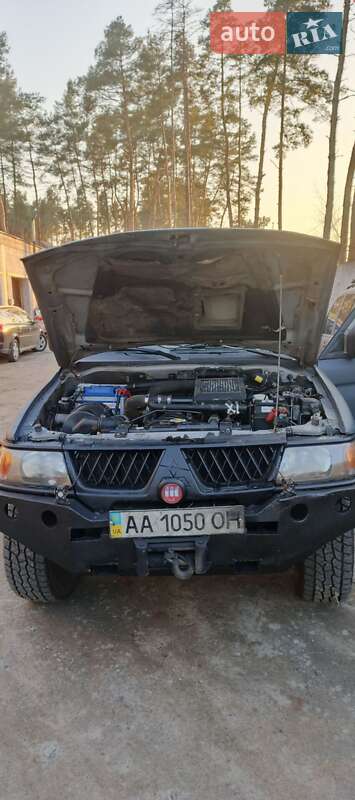 Mitsubishi Pajero sport (2006)