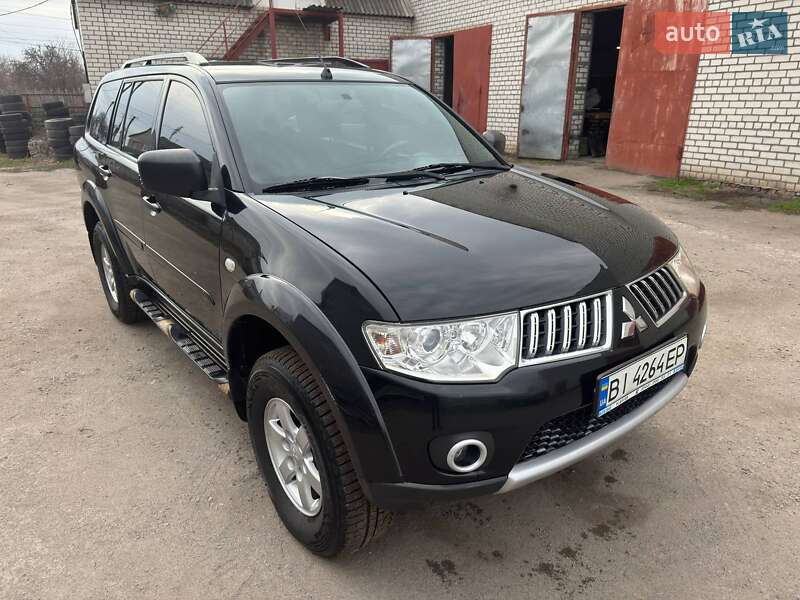Mitsubishi Pajero sport (2011)