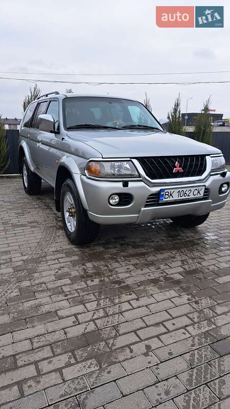 Mitsubishi Pajero sport (2001)