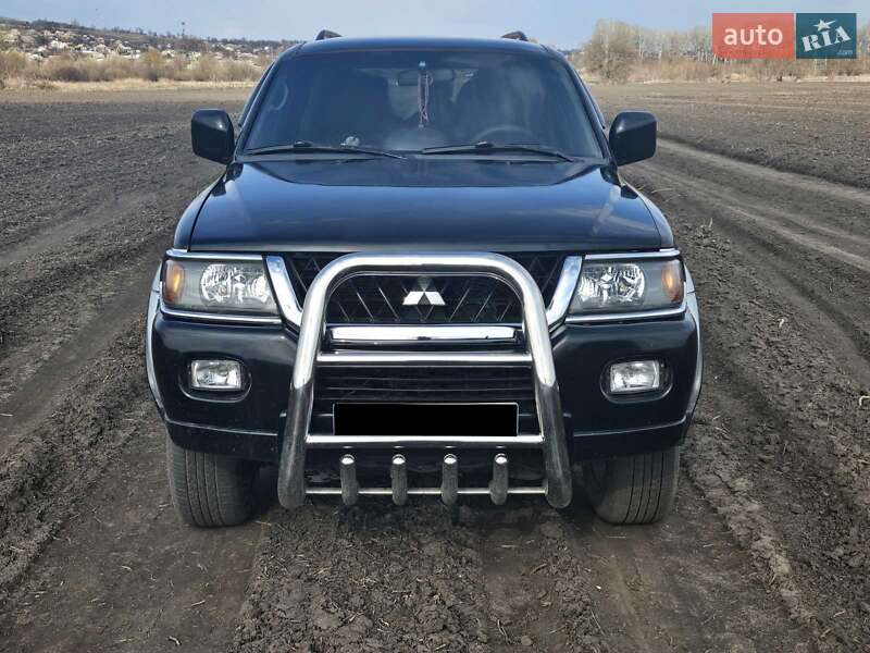 Mitsubishi Pajero sport (2004)