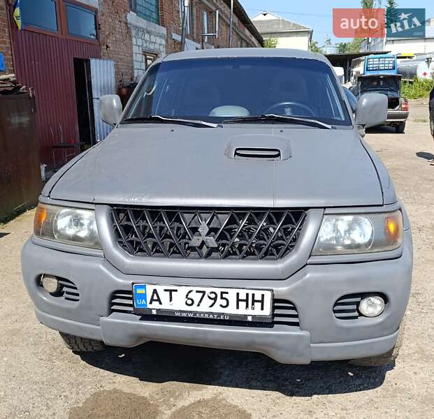 Mitsubishi Pajero sport (2003)