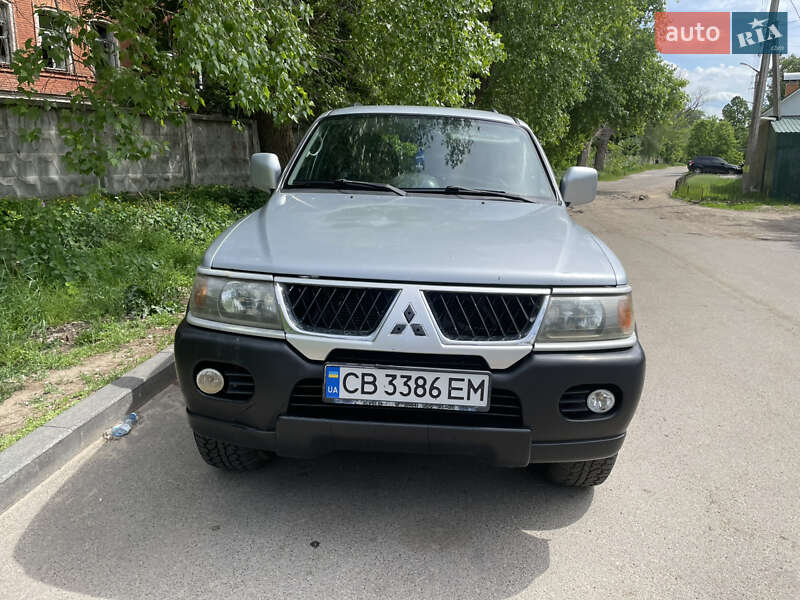 Mitsubishi Pajero sport (2004)
