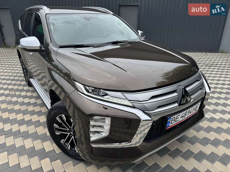 Mitsubishi Pajero sport (2021)
