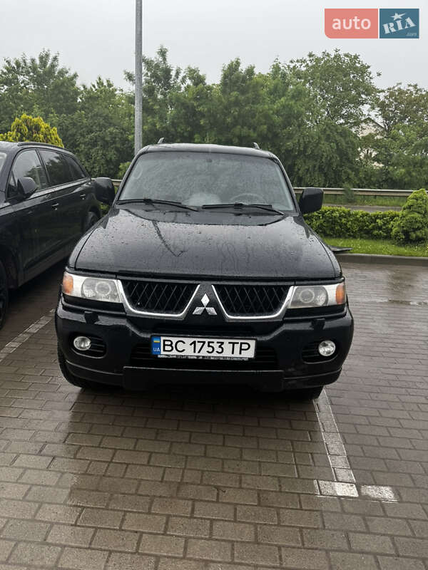 Mitsubishi Pajero sport (2006)