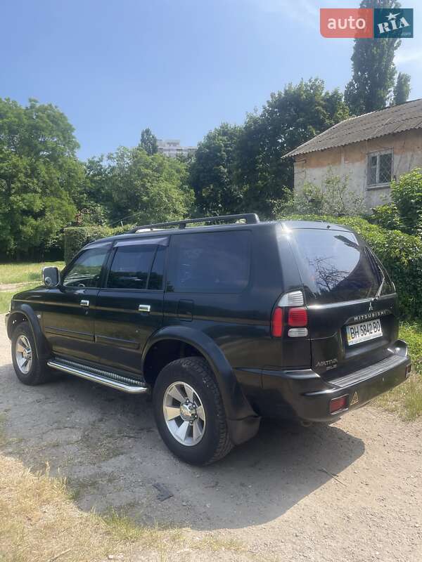 Mitsubishi Pajero sport (2008)