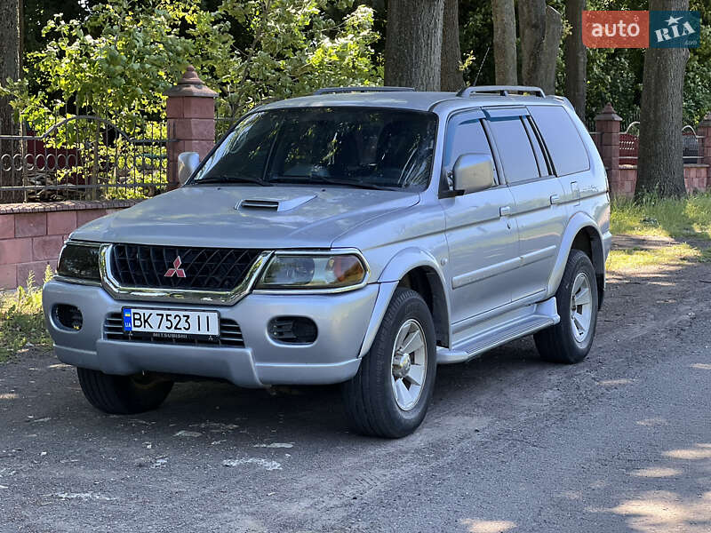 Mitsubishi Pajero sport (2005)