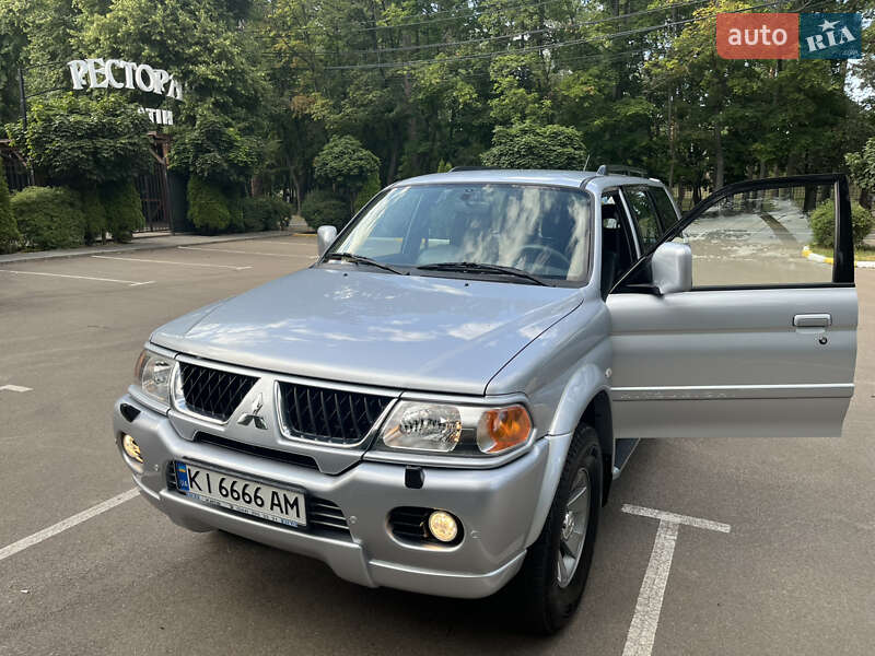 Mitsubishi Pajero sport (2008)