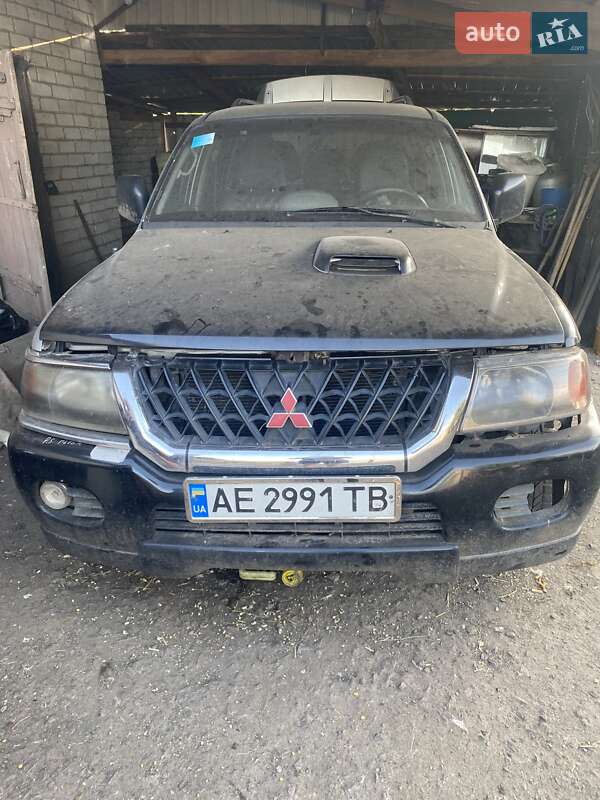 Mitsubishi Pajero sport (2000)