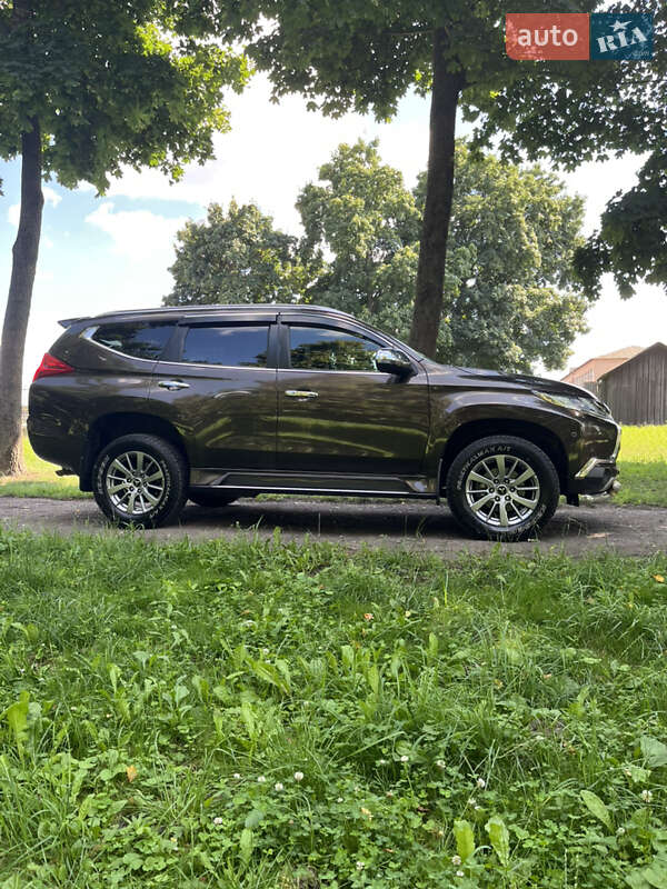 Mitsubishi Pajero sport (2019)