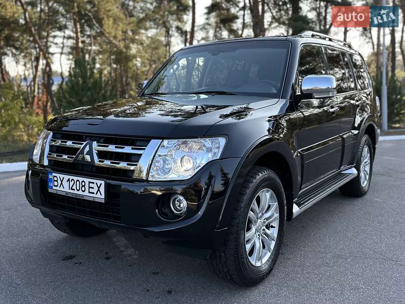 Mitsubishi Pajero wagon (2013)